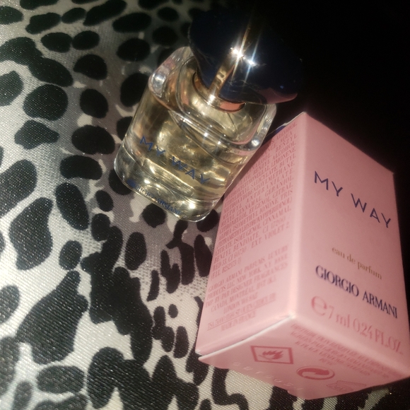 Women's Perfume (MY WAY) By GIORGIO ARMANI - Picture 10 of 16